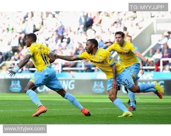 足球明星炫酷壁纸大集合尽享球场风采与激情瞬间的视觉盛宴